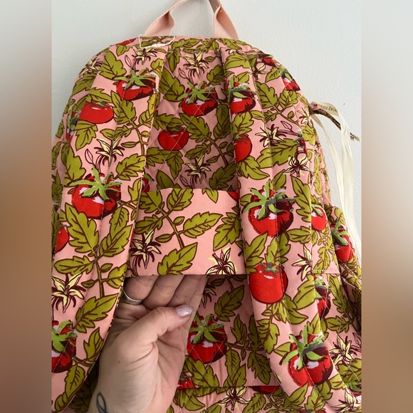NWOT Vera Bradley Tomato Vines Bancroft Backpack - Picture 6 of 10